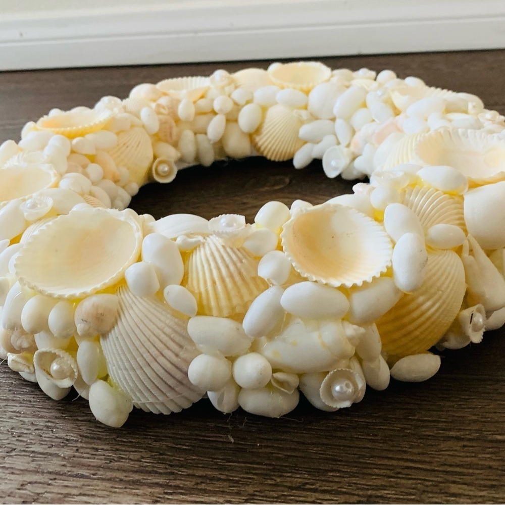 Pearline’s Seashell Wreath D 11” - Picture 9 of 13